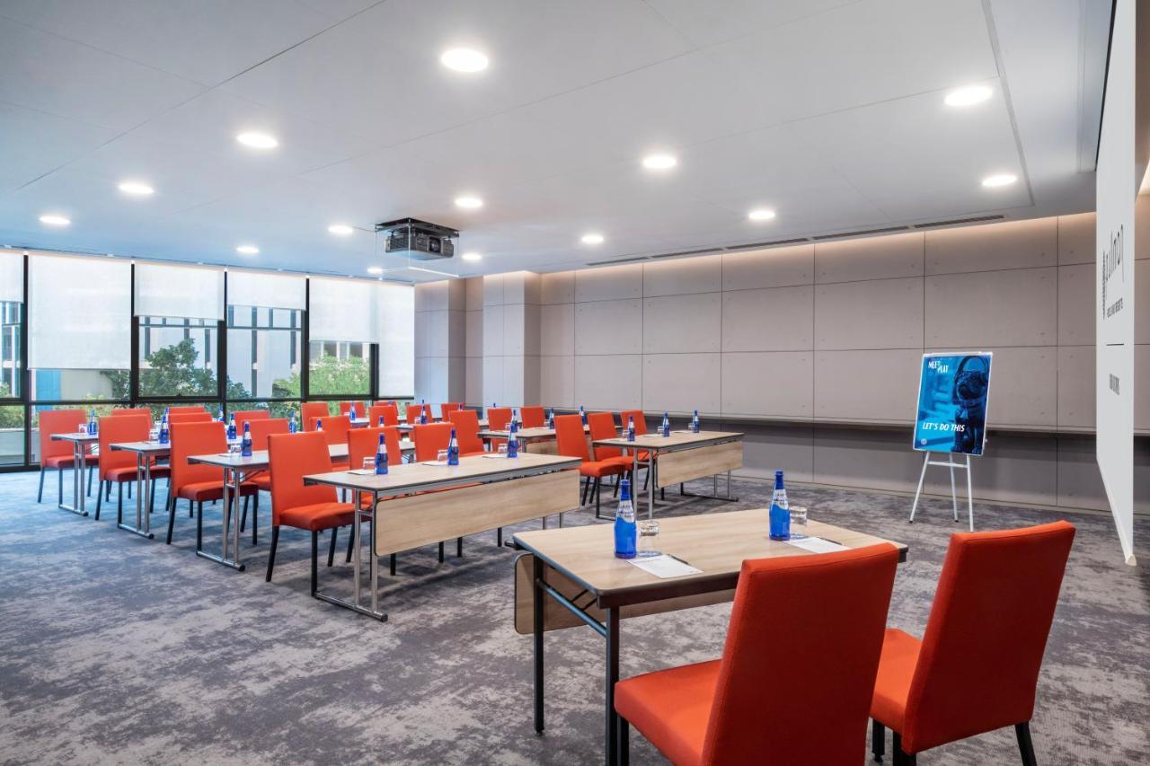 Pullman Tbilisi Axis Towers Hotel Exterior photo Meeting room